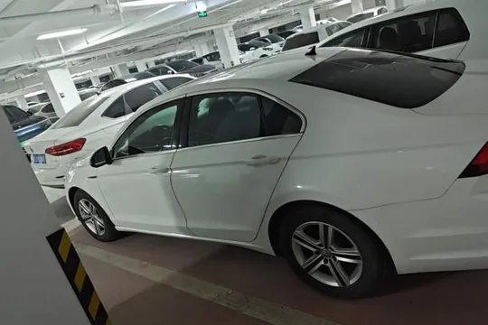 Volkswagen Lamando