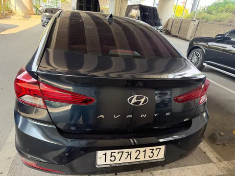 Hyundai Elantra (Avante)
