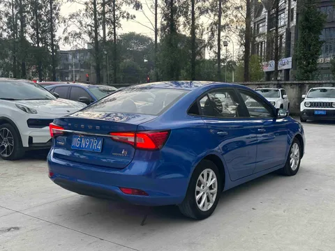 Roewe i5