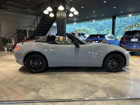 Mazda MX-5 (Roadster)