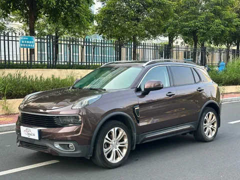 Lynk & Co 01