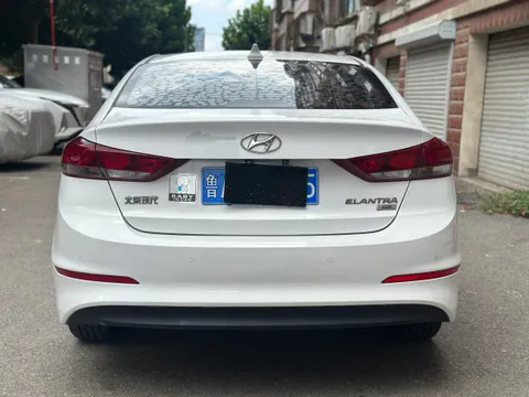 Hyundai Elantra (Avante)