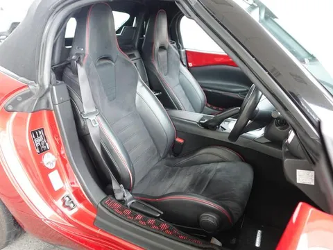 Mazda MX-5 (Roadster)