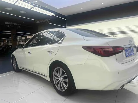 Infiniti Q50L