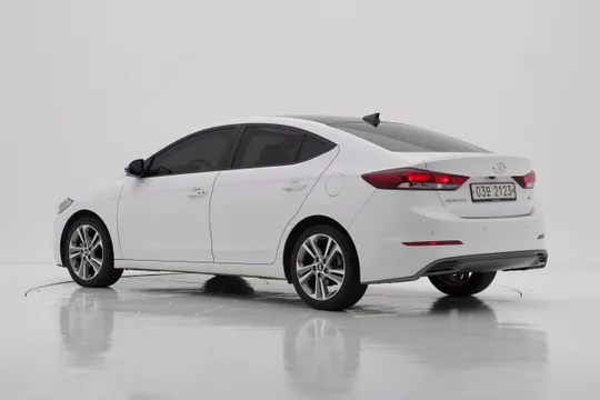 Hyundai Elantra (Avante)