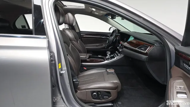 Genesis G90 (EQ900)