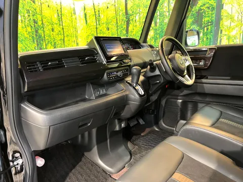 Honda N-BOX Custom