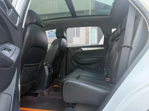 Roewe RX5