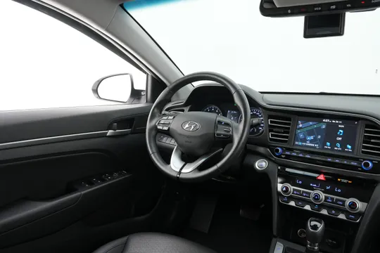 Hyundai Elantra (Avante)