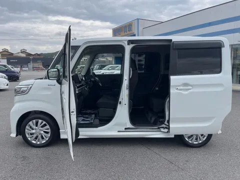 Suzuki Spacia Custom