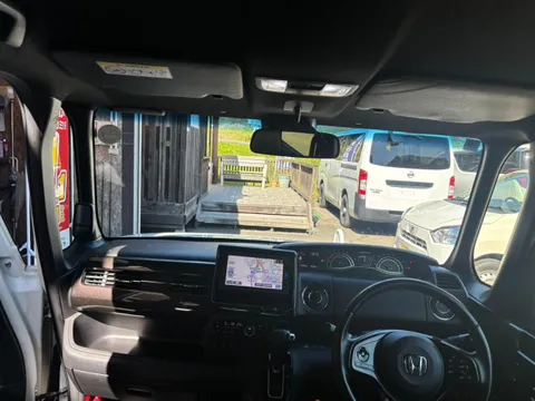 Honda N-BOX Custom