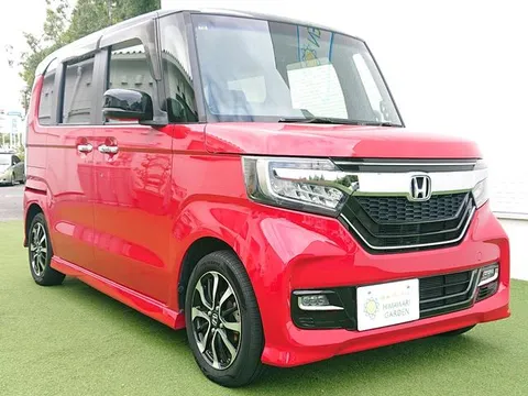 Honda N-BOX Custom