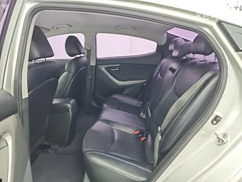 Hyundai Elantra (Avante)