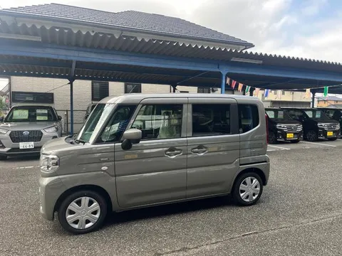 Suzuki Spacia
