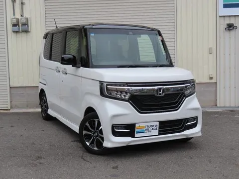 Honda N-BOX Custom