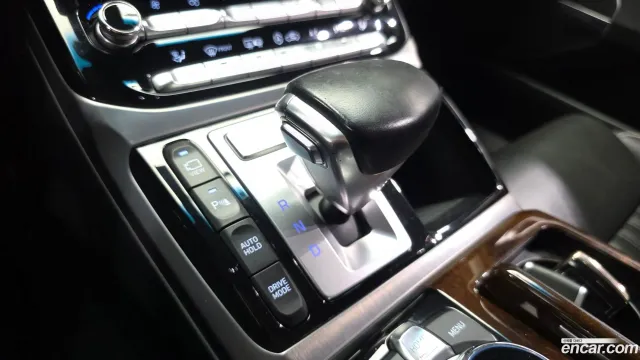 Genesis G90 (EQ900)