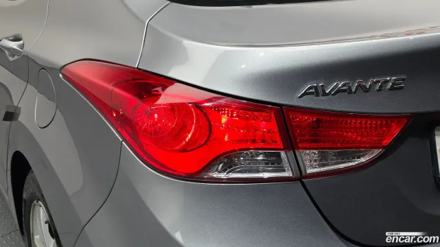 Hyundai Elantra (Avante)