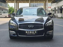 Infiniti Q70