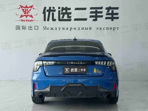 Lynk & Co 03