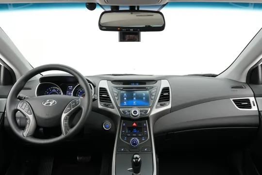 Hyundai Elantra (Avante)