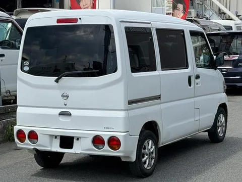 Nissan Clipper Van