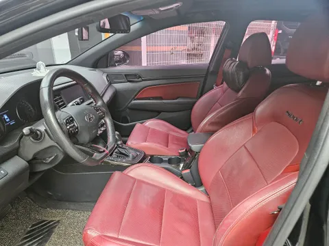 Hyundai Elantra (Avante)