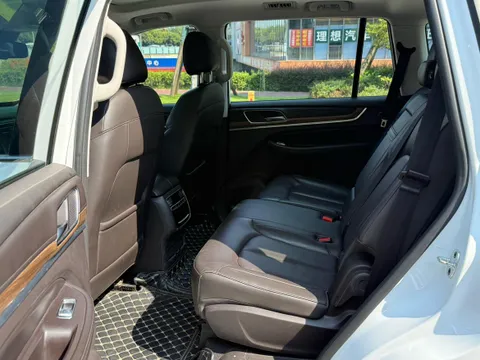 Roewe RX8