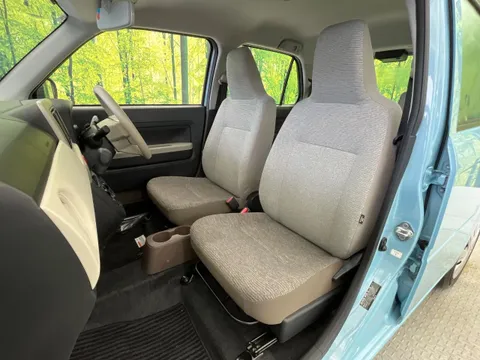 Daihatsu Mira Tocot