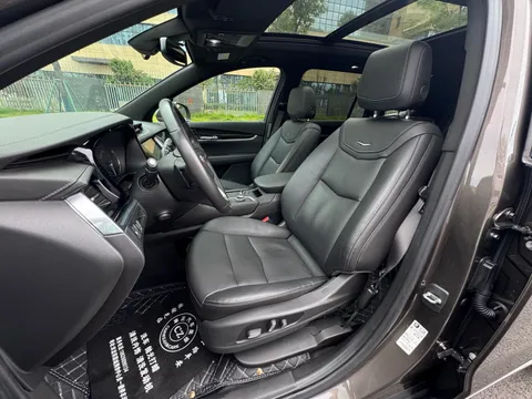 Cadillac XT6