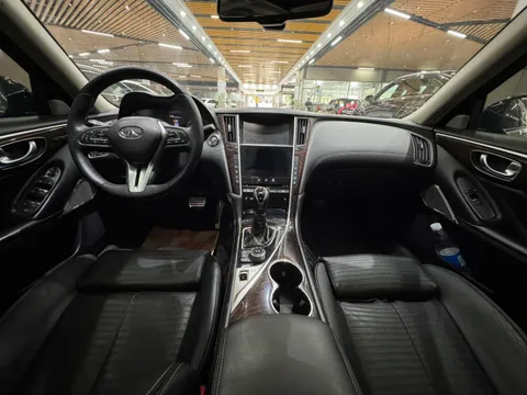 Infiniti Q50L