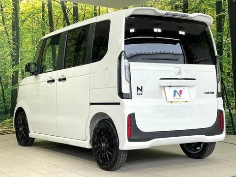 Honda N-BOX Custom