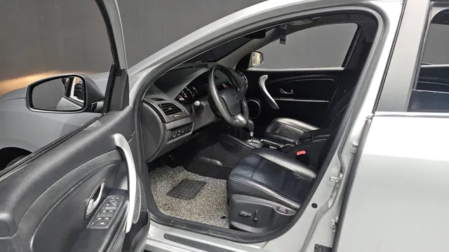 Renault SM3