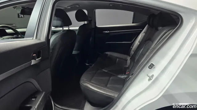 Hyundai Elantra (Avante)
