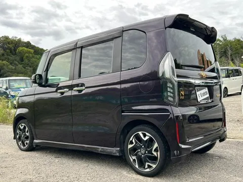 Honda N-BOX Custom