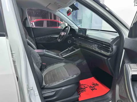 Baojun RS-3