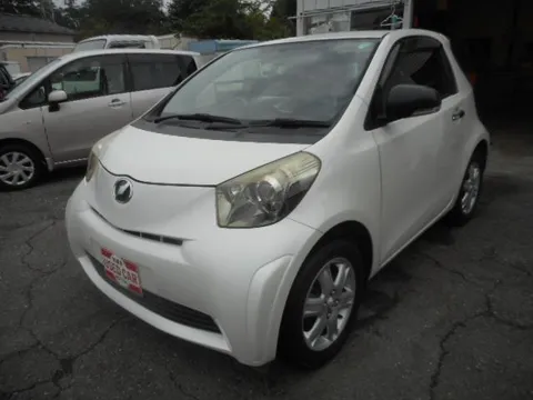 Toyota iQ