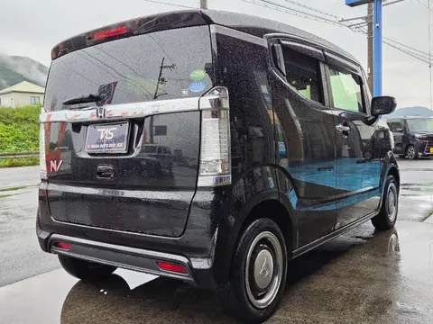 Honda N-BOX Slash