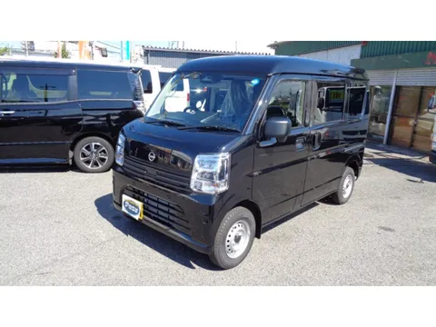 Nissan Clipper Van