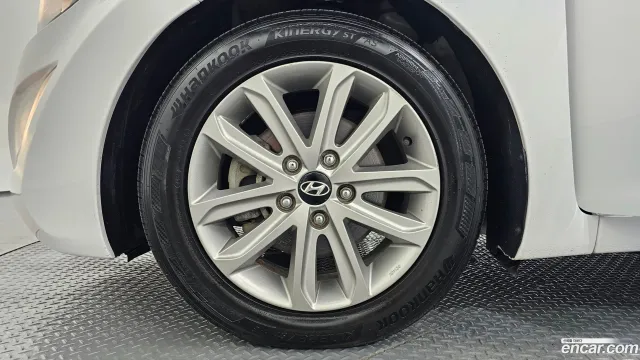 Hyundai Elantra (Avante)