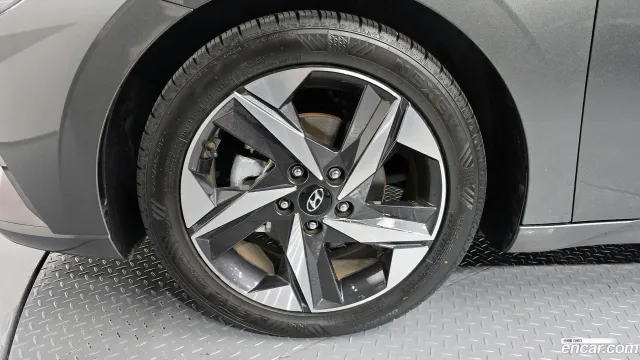 Hyundai Elantra (Avante)