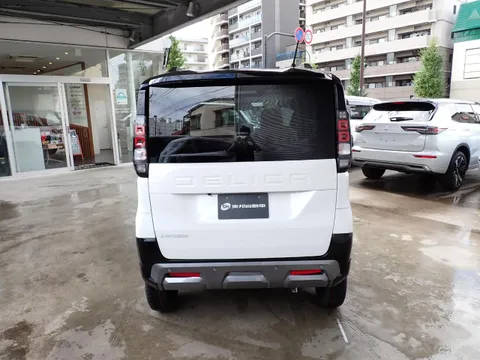 Mitsubishi Delica Mini