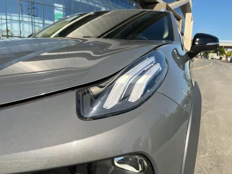 Lynk & Co Lynk & Co 02