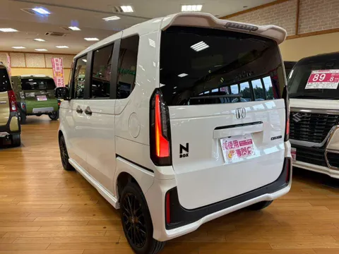 Honda N-BOX Custom