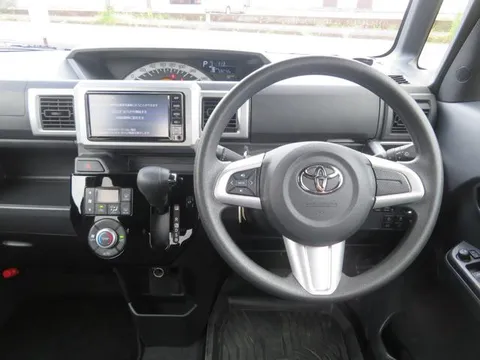 Toyota Pixis Mega