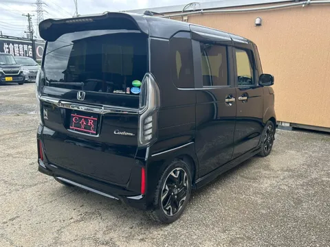Honda N-BOX Custom