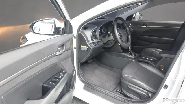 Hyundai Elantra (Avante)