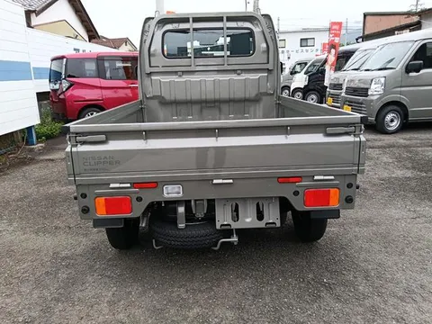 Nissan Clipper Truck
