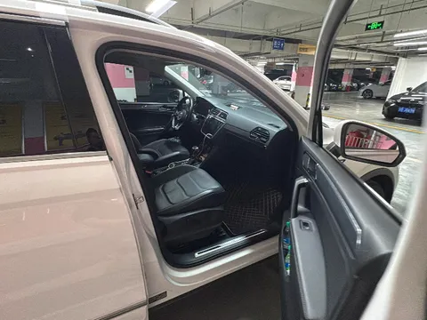 Volkswagen Tiguan L