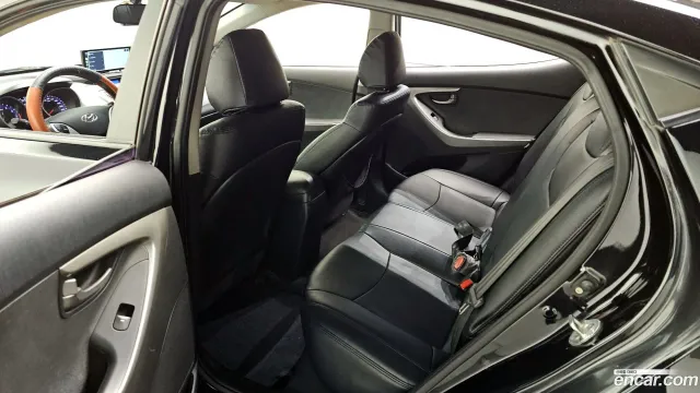 Hyundai Elantra (Avante)