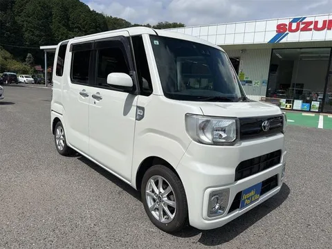 Toyota Pixis Mega